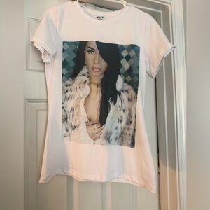 Ladies White Graphic Tee with Stylish Print